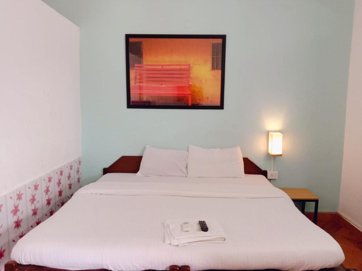 Hôtel Baga Beach Paradise Extérieur photo