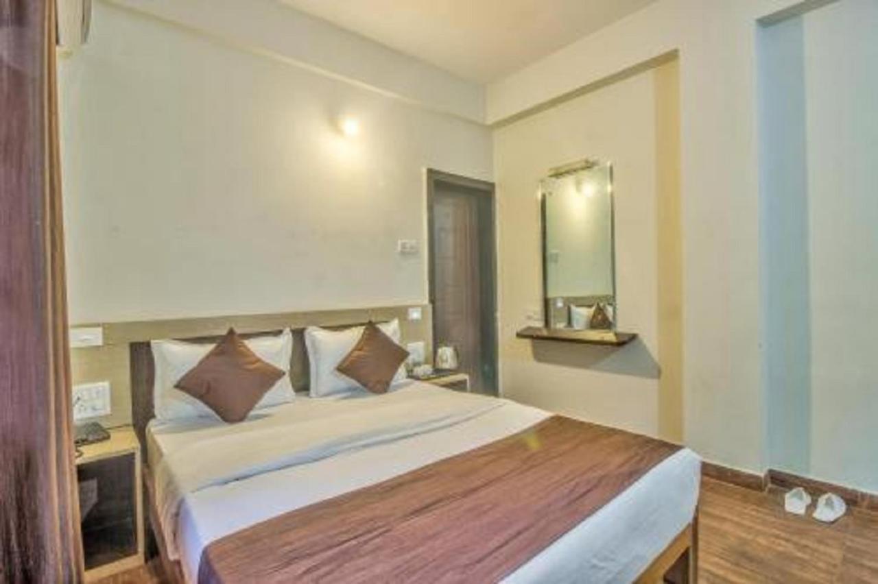 Hôtel Baga Beach Paradise Extérieur photo