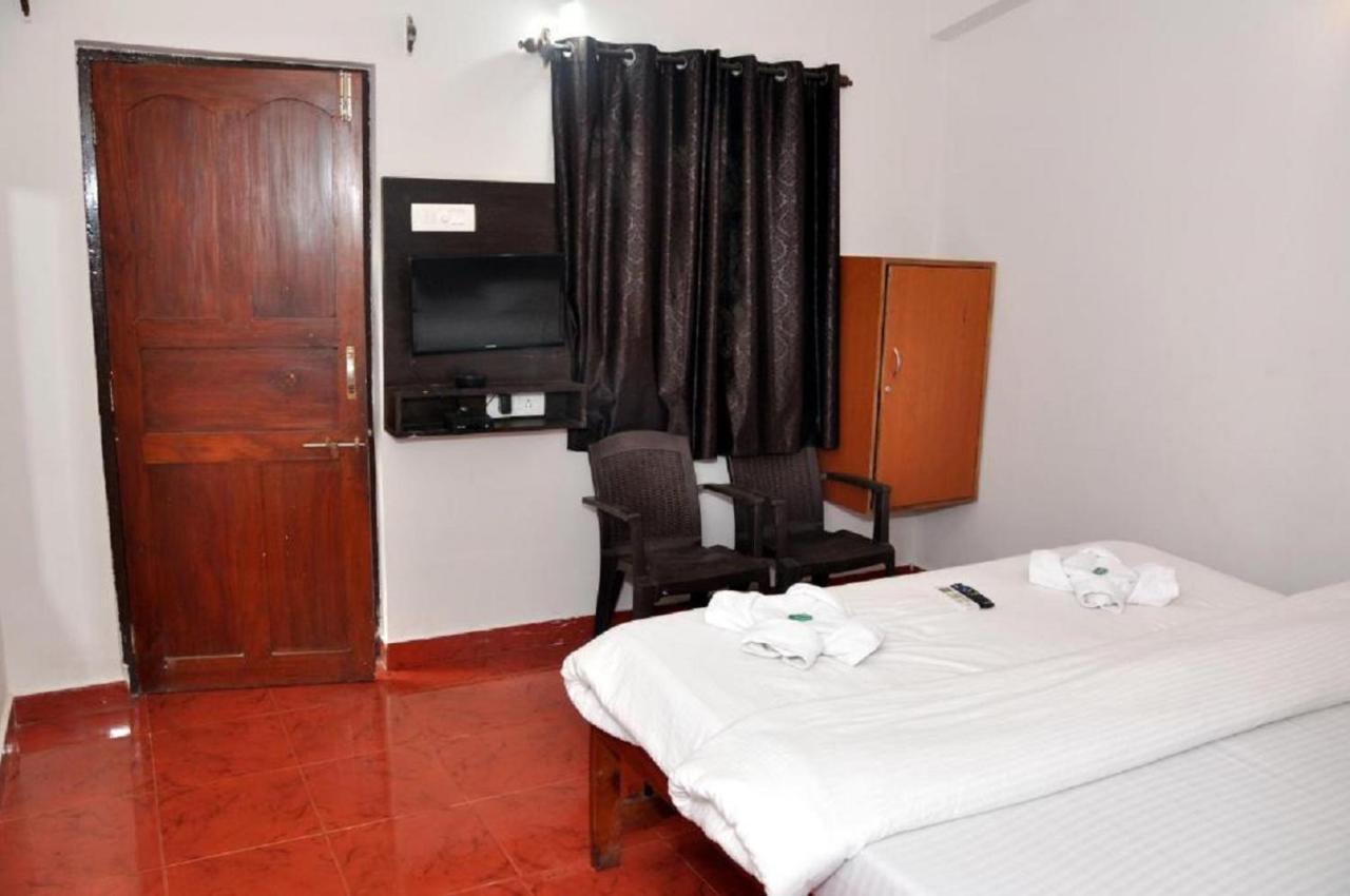 Hôtel Baga Beach Paradise Extérieur photo